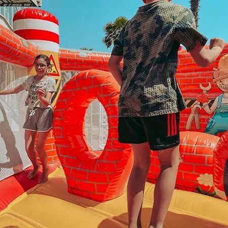 Brora Family Village 3*