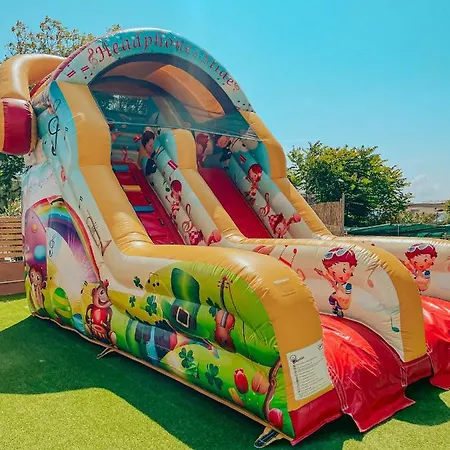 Brora Family Village לידו די סביו